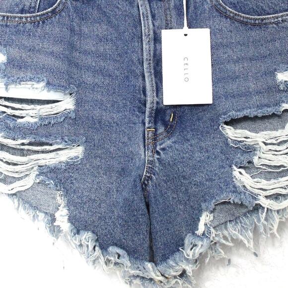 Cello High Rise Distressed Cut Off Short Size L NWT - Picture 2 of 5